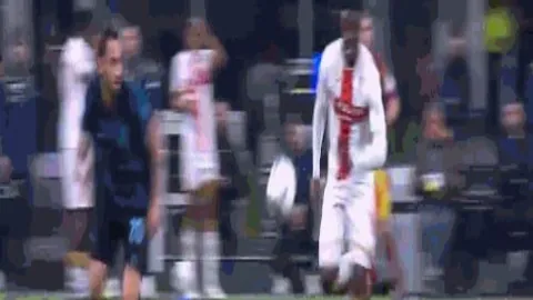 “昨晚激战3场告捷！土篮甲22点新巅峰对决：费伦巴治对战公牛，数据揭秘战局新高度！”